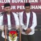 Zumi Laza dan M Aris Sedang Sambutan di KPU Tanjab Timur, Kamis 29/8 pagi saat mendaftar sebagai bakal pasangan cabup dan cawabup Tanjab Timur.(SS/hum KPU)